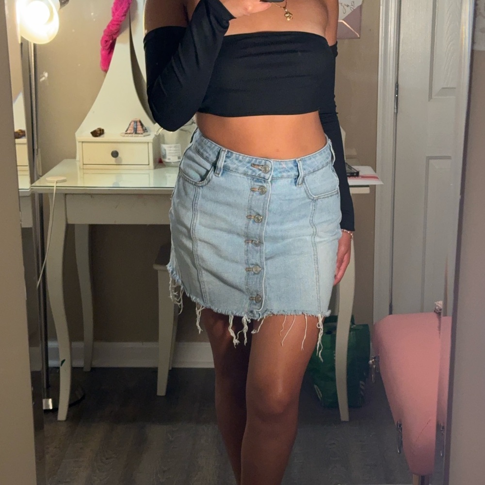 Pacsun Button-Front Skirt distressed seam